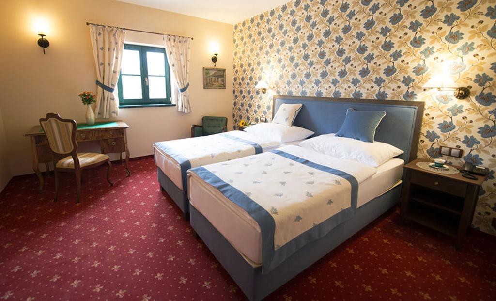 Boutique Hotel Pri Mlyne 로조르노 객실 사진