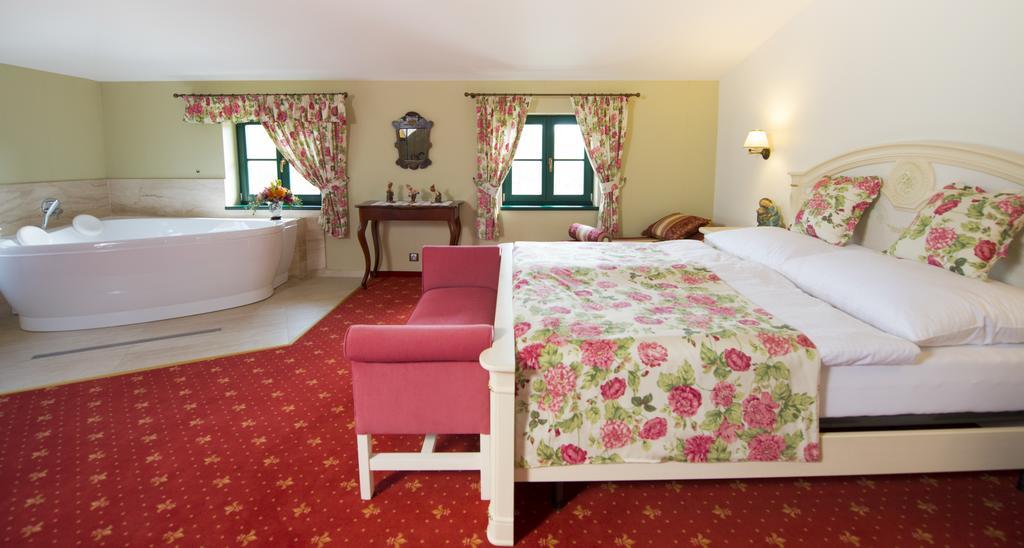Boutique Hotel Pri Mlyne 로조르노 외부 사진